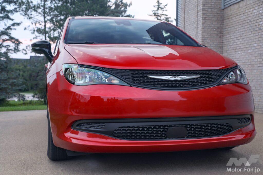 現在のクライスラーブランドは米国でも限られたモデルに縮小(写真は2026年型のボイジャー)。