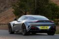 高出力の4.0リッターV8ツインターボエンジンとシャーシの電子制御で高い運動性能を誇るアストンマーティン ヴァンテージ。