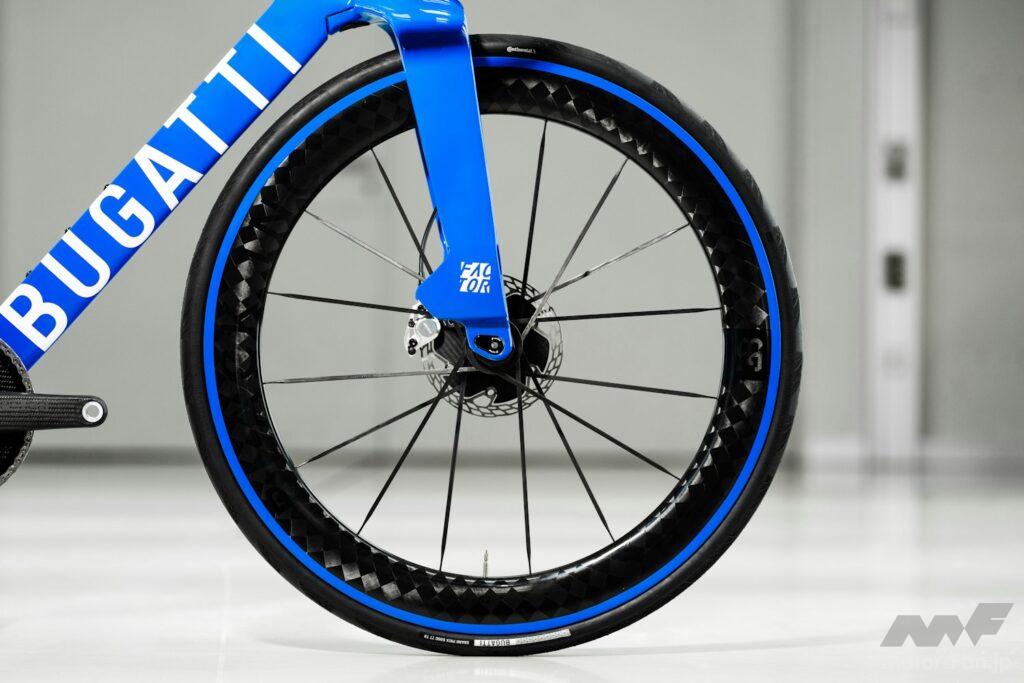 Factor ONEに装着されるBugatti Hyper 62 Wheels。