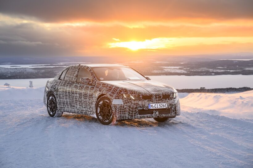 スウェーデン・アルイェプローグで行われた、フル電動新型セダン「BMW i3」の寒冷地テスト。