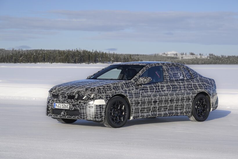 スウェーデン・アルイェプローグで行われた、フル電動新型セダン「BMW i3」の寒冷地テスト。