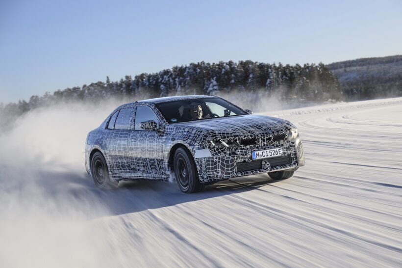 スウェーデン・アルイェプローグで行われた、フル電動新型セダン「BMW i3」の寒冷地テスト。