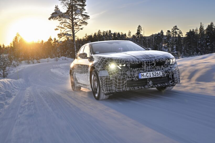 スウェーデン・アルイェプローグで行われた、フル電動新型セダン「BMW i3」の寒冷地テスト。