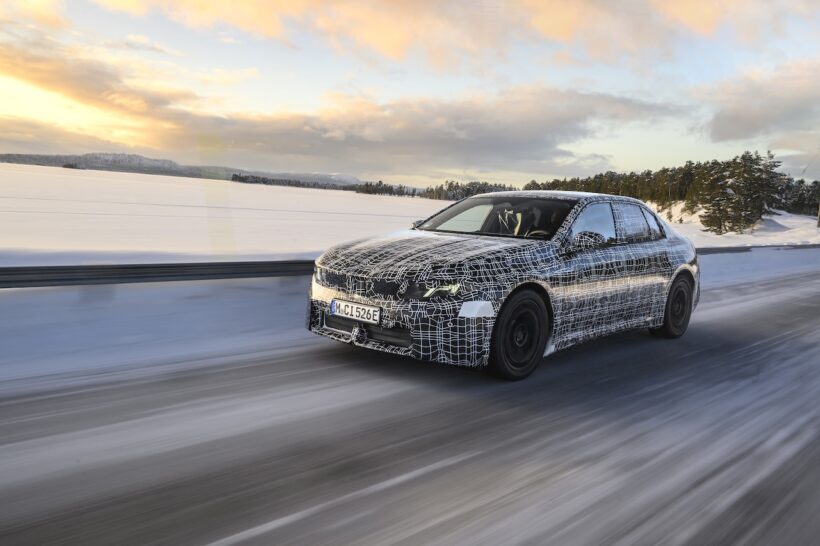 スウェーデン・アルイェプローグで行われた、フル電動新型セダン「BMW i3」の寒冷地テスト。