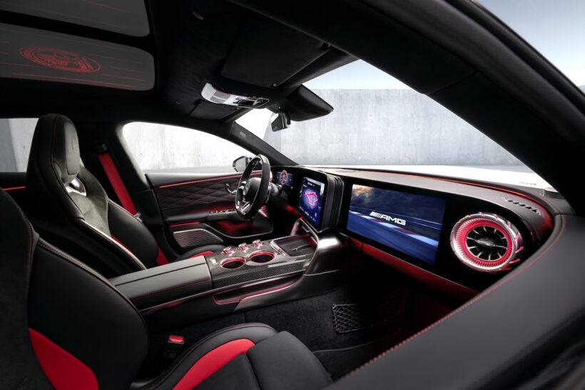 フル電動GT「メルセデス AMG GT 4ドアクーペ」のインテリア。