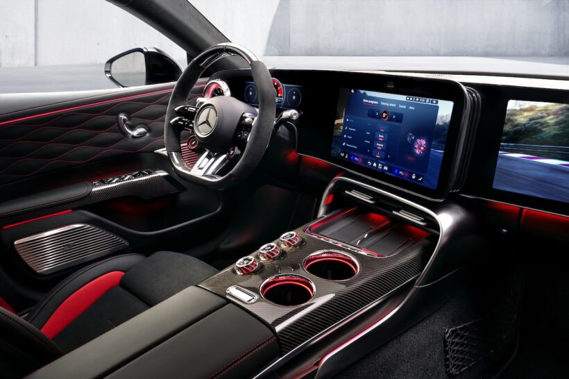 フル電動GT「メルセデス AMG GT 4ドアクーペ」のインテリア。