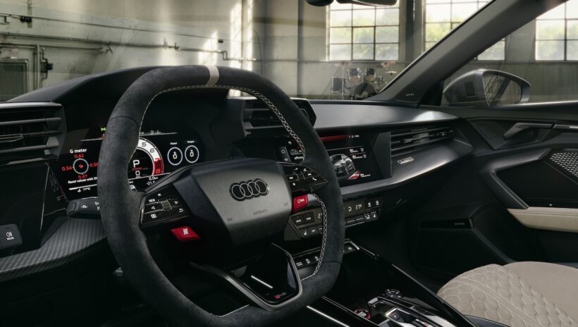 「アウディ RS 3 コンペティション リミテッド」のインテリア。