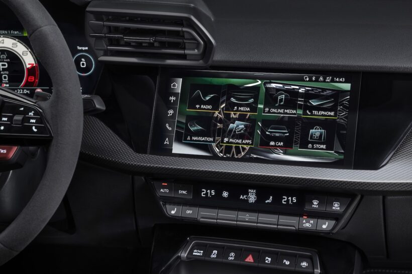 「アウディ RS 3 コンペティション リミテッド」のインテリア。