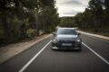 「アウディ RS 3 コンペティション リミテッド」の走行シーン。