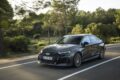 「アウディ RS 3 コンペティション リミテッド」の走行シーン。