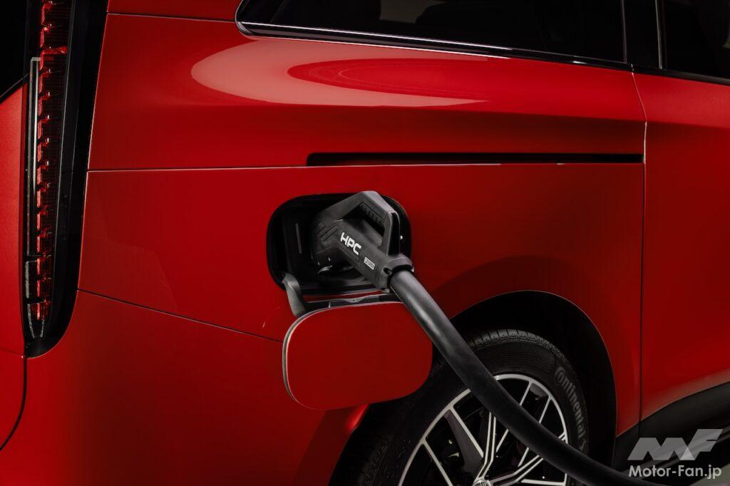 フル電動MPV「メルセデス・ベンツ VLE」の充電ポート。