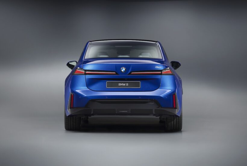 新型フル電動セダン「BMW i3 50 xDrive」のエクステリア。