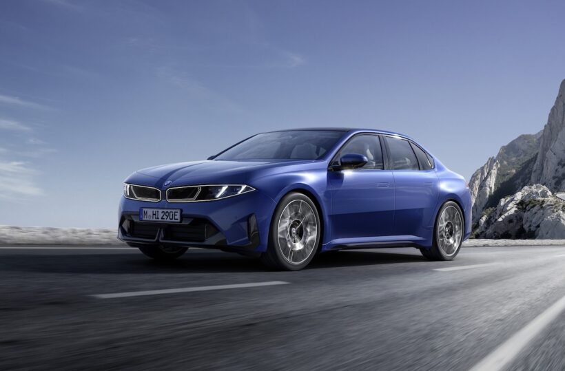 新型フル電動セダン「BMW i3 50 xDrive」の走行シーン。