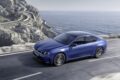 新型フル電動セダン「BMW i3 50 xDrive」の走行シーン。