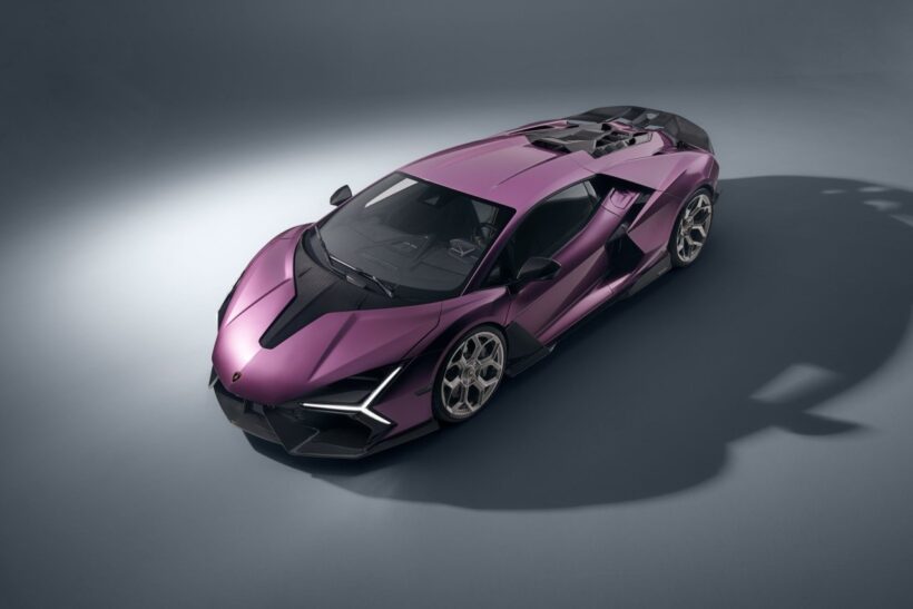ノヴィテックのカーボンファイバー製パーツが装着された「ランボルギーニ レヴエルト」。