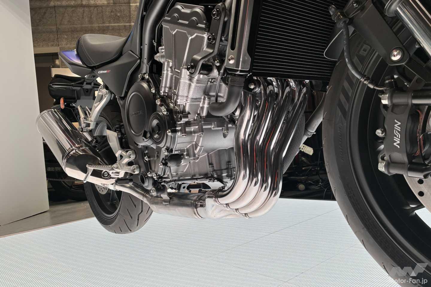 ちょっと細かく解説】ついにベールを脱いだ新型CB400スーパーフォア
