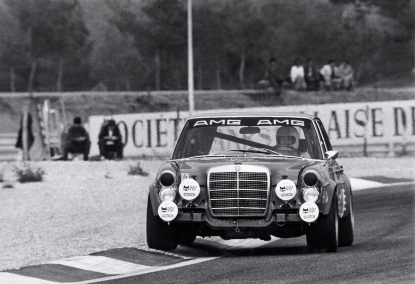 AMG 300 SEL 6.8レーシングツーリングカー