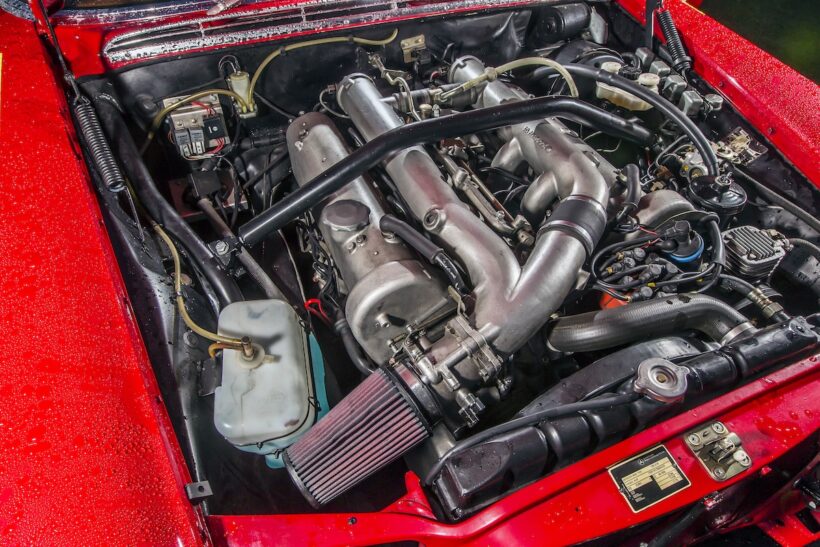 「300SEL 6.3」の6332ccを6835ccへと拡大したV8エンジン。