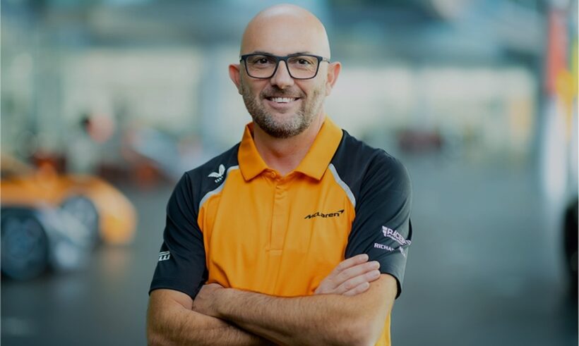 マイアミからオンラインでプレゼンを行ったマクラーレン・オートモーティブでヘッドオブモータースポーツを務めるジョルジオ・サンナ氏。