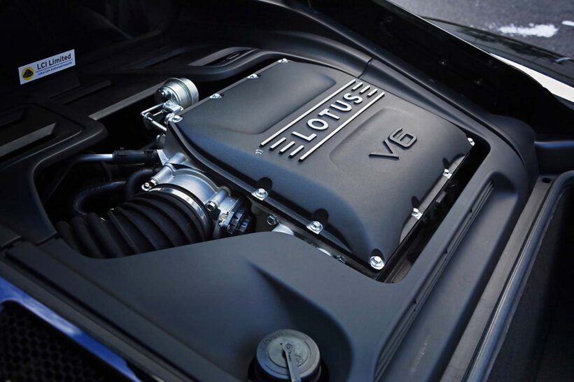 トヨタ製の3.5リッターV6＋スーパーチャージャーにより、アウトプットは405PS/420Nmを達成。ATモデルのみトルクが430Nmになる。