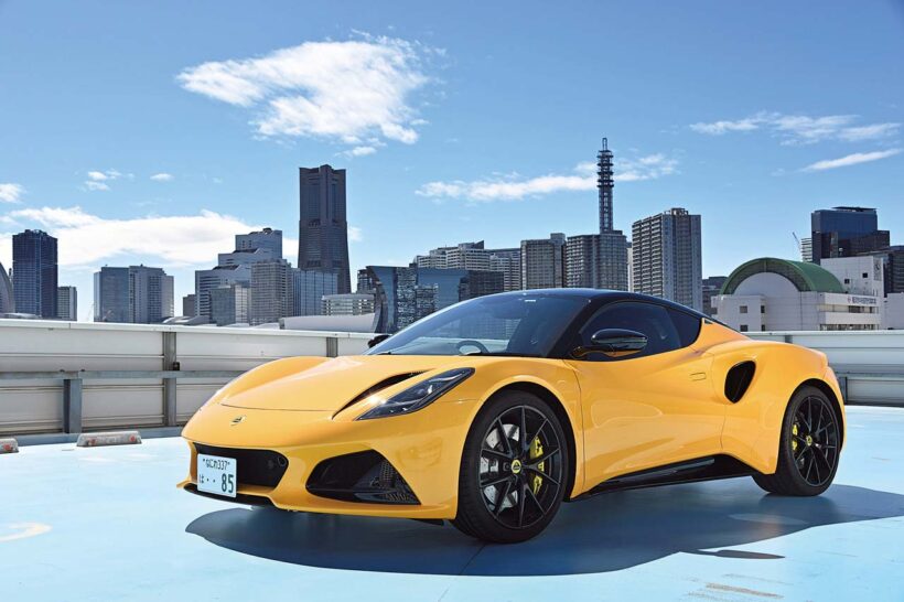 ロータス・エミーラに追加された2025年モデルのターボSE。横浜・みなとみらいでその走りを試すと、久しぶりに“ロータスらしさ”が蘇った。併せてV6モデルにも乗り、2つのエミーラから見えてきた本質を確かめてきた。
