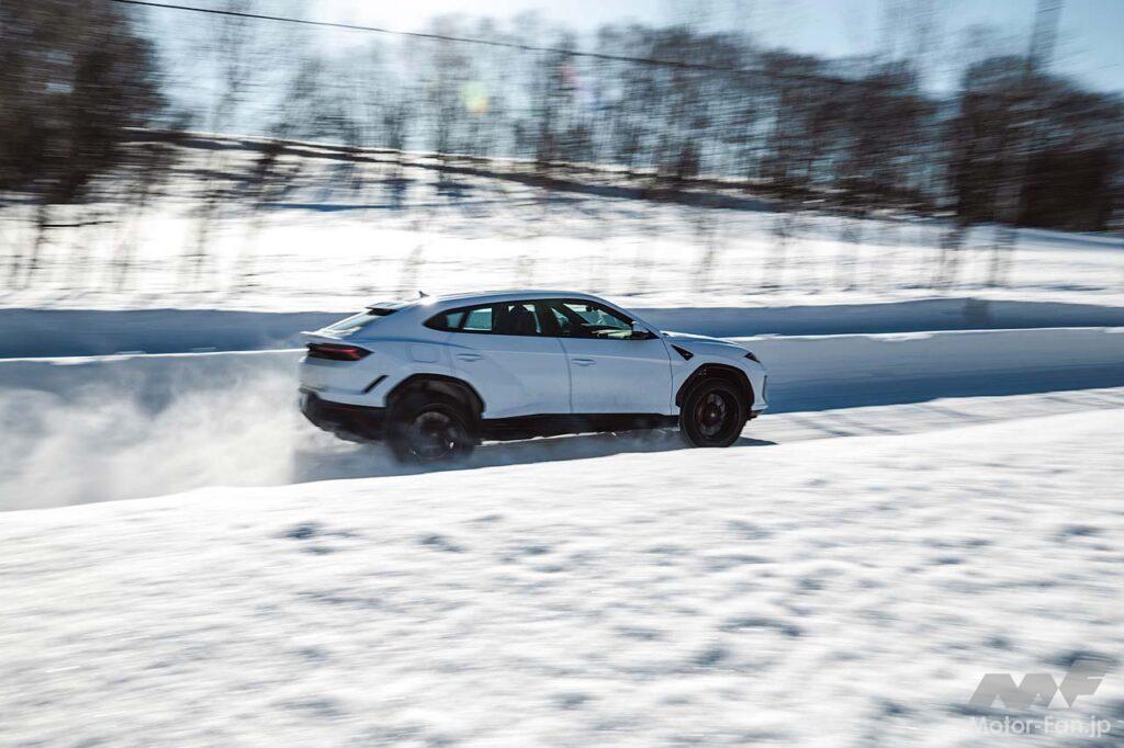 2台のランボルギーニで雪道を旅する。オーナーのほとんどはそんな無茶をしでかすことはないだろう。だからわれわれはランボルギーニが本来持つ性能を引き出すべく、冬の北海道で600kmのツーリングを敢行した。