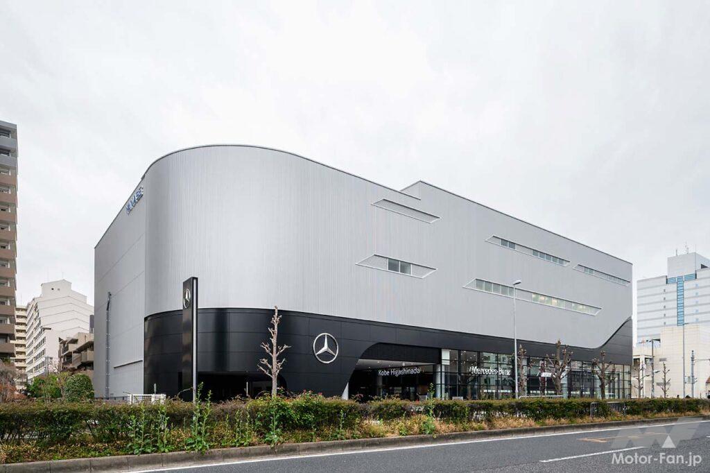 国道2号線沿い、最寄り駅はJR神戸線の摂津本山駅で、そこから徒歩12分。クルマでも徒歩でも、この建物を目の前にすれば誰もがその大きさに圧倒されるだろう。納車説明を行う「ハンドオーバー」は2ブースを、充電設備は急速1基、普通3基を用意する。