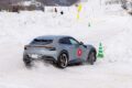 雪の上でフェラーリを走らせる。そんな経験はめったにできない。フェラーリ・ジャパンが顧客向けに開催したスノードライブは、フェラーリの新たな一面を見るいい機会となった。