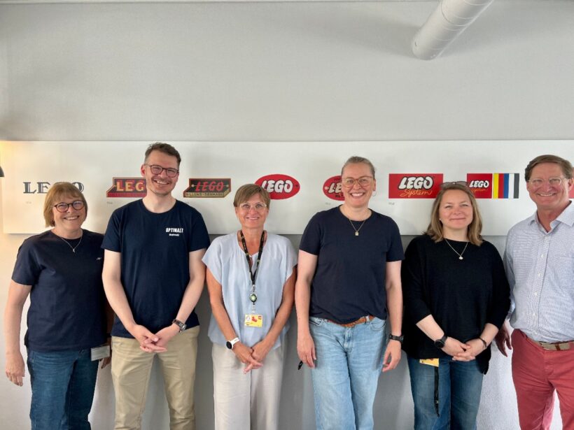 歴史的正確性の確保に徹底していたというレゴの面々。