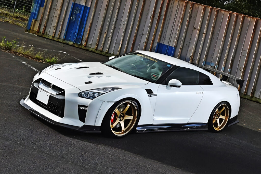 自動車 GTR35 生粋のGT-Rマニアが辿り着いた答え」大人の余裕すら感じるR35GT-R改800