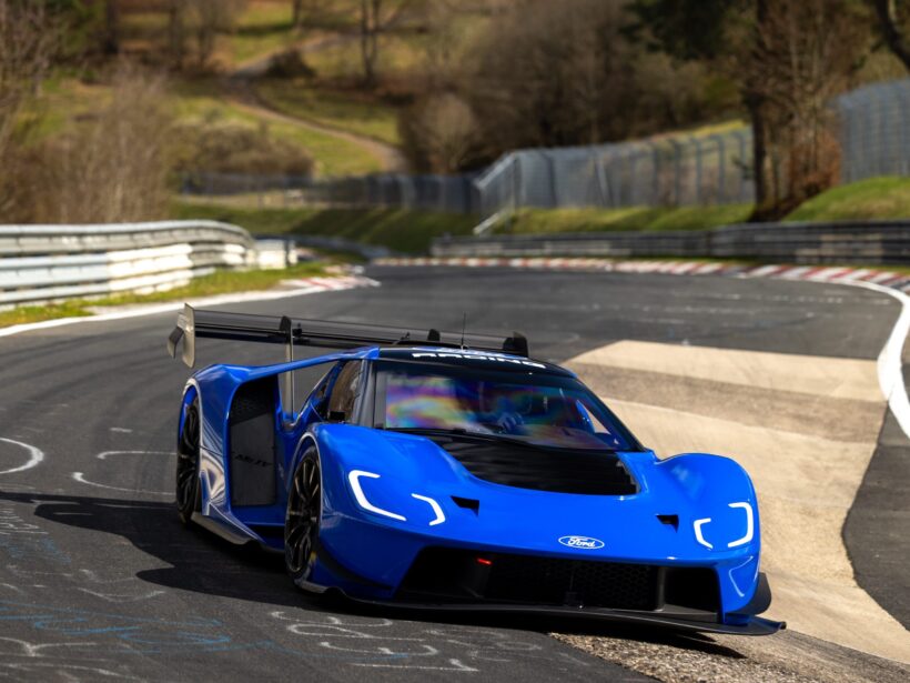 ニュルブルクリンクで米国メーカー最速記録を樹立したフォード GT Mk IV。