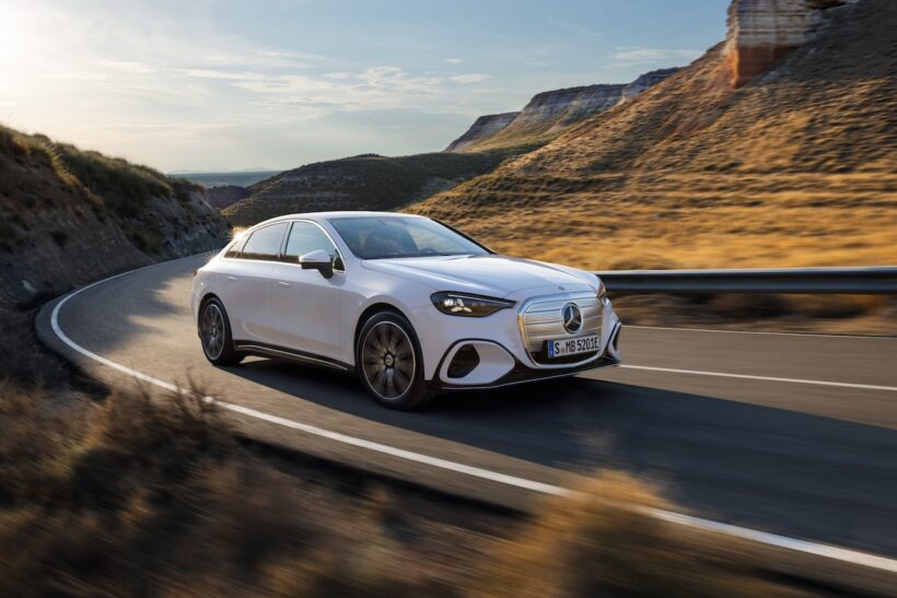 フル電動パワートレインを搭載する新型「メルセデス・ベンツ Cクラス」の走行シーン。