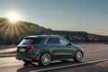 「メルセデス AMG GLE 53 ハイブリッド 4MATIC+」改良新型の走行シーン。