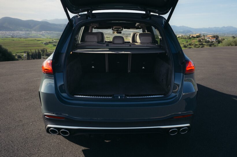 「メルセデス AMG GLE 53 ハイブリッド 4MATIC+」改良新型のラゲッジスペース。