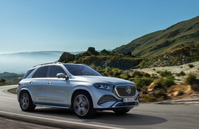 「メルセデス・ベンツ GLE」改良新型の走行シーン。