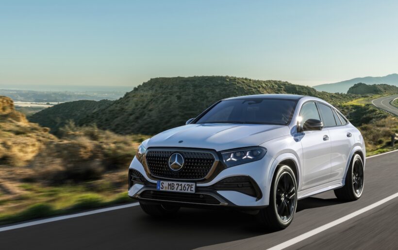 「メルセデス・ベンツ GLE クーペ」改良新型の走行シーン。