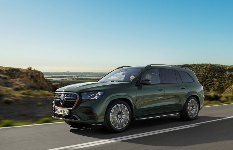 「メルセデス・ベンツ GLS」改良新型の走行シーン。