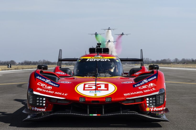 WEC開幕戦「イモラ6時間レース」を前に、フェラーリとイタリア空軍のアクロバットチーム「フレッチェ・トリコローリ」が共演を果たした。