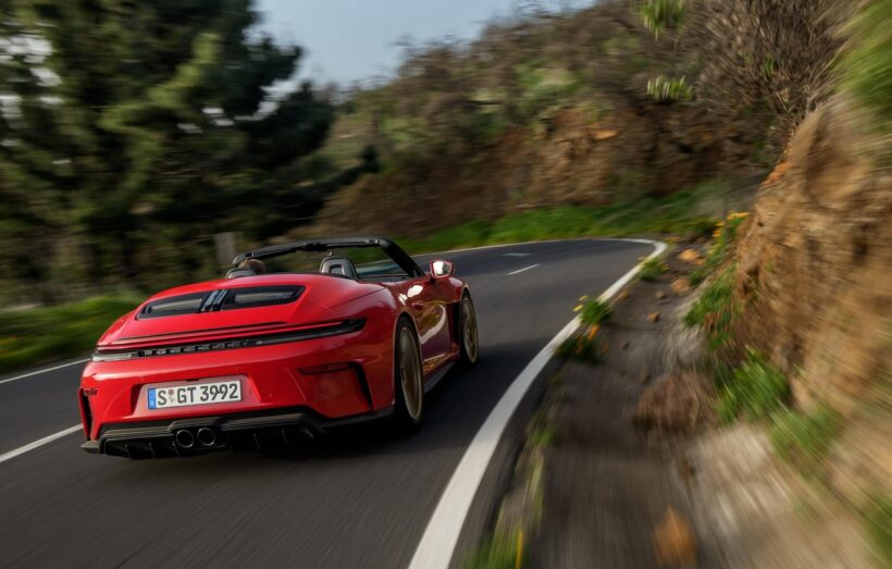 「ポルシェ 911 GT3 S/C」の走行シーン。