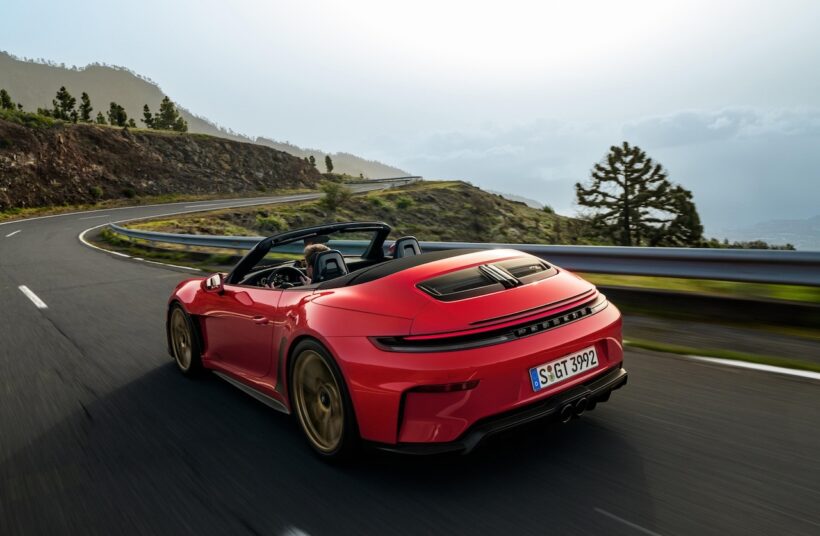 「ポルシェ 911 GT3 S/C」の走行シーン。