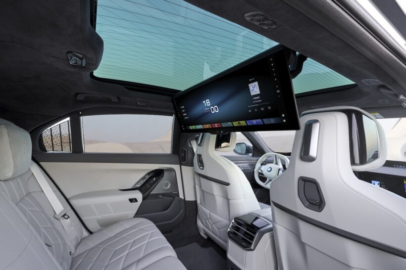 「BMW 7シリーズ」改良新型のリヤシート。