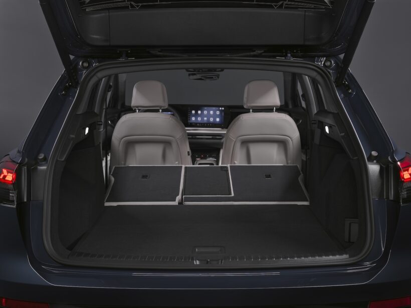 「アウディ Q4 SUV e-tron」改良新型のラゲッジスペース。