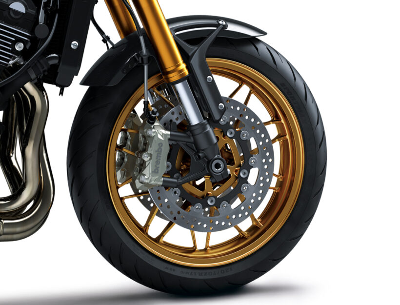 2026_kawasaki_Z900RS_SE_008