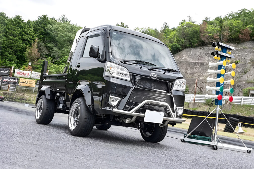 軽トラがブースト2.1キロで駆け抜ける!?」ターボチューン＋NOS武装の