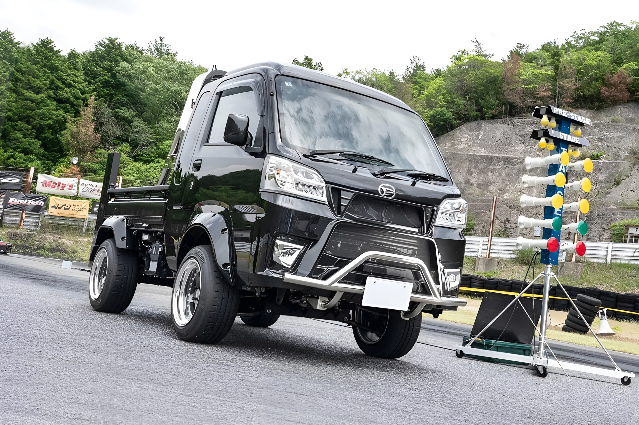 軽トラがブースト2.1キロで駆け抜ける!?」ターボチューン＋NOS武装の