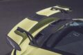 GT3とツーリングパッケージを見分ける最大のポイントがリヤスポイラーだ。ノーマルはスワンネックタイプの大型ウイング、ツーリングパッケージはボディの一部が後方にスライドする伸長式スポイラーとなる。