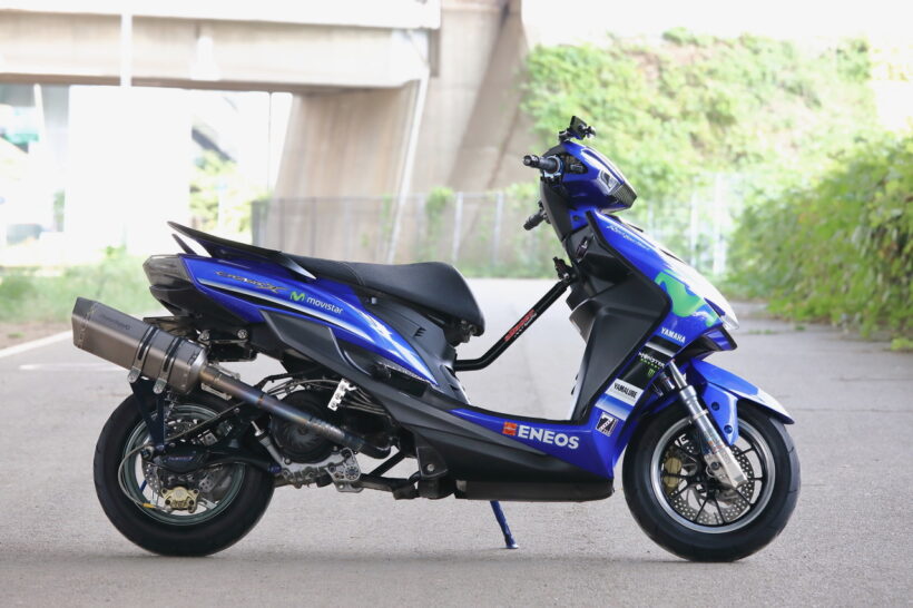 軽二輪登録で高速道もOK! 黒田屋製チタンマフラーも装備するシグナスX 軽二輪登録で高速道もOK! 黒田屋製チタンマフラーも装備するシグナスX