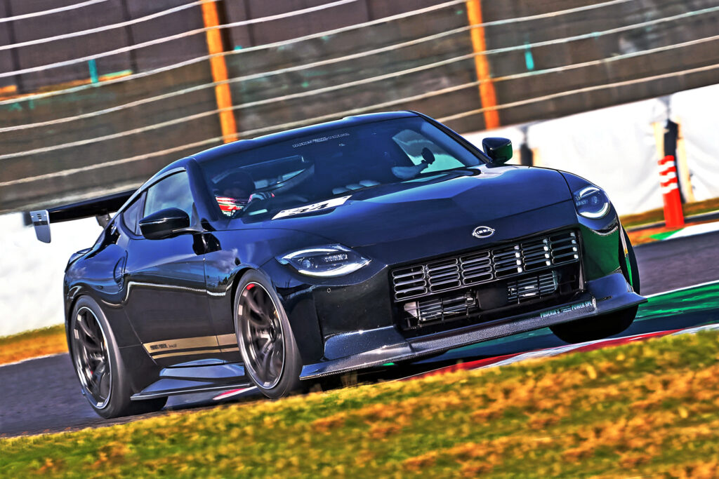 凄く綺麗 KUHLRACING 34ZR-GTWR SPEC-D FAIRLADY Z ｜ KUHL(クール)