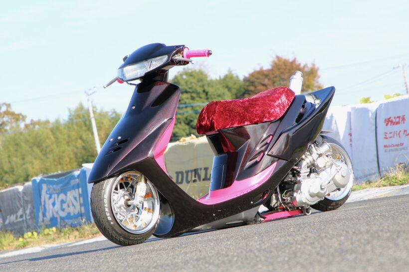今も色褪せぬ魅力! ホンダ スーパーDioの限界ローダウン仕様 今も色褪せぬ魅力! ホンダ スーパーDioの限界ローダウン仕様