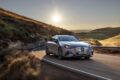 フル電動パワートレインを搭載する新型「メルセデス・ベンツ Cクラス」の走行シーン。